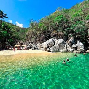 Colomitos-beach