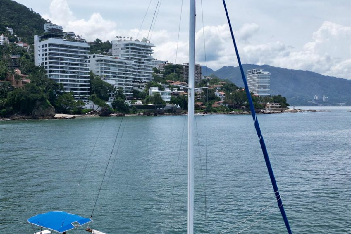 Puerto Vallarta Classic Sailboat 42 Rental (1)