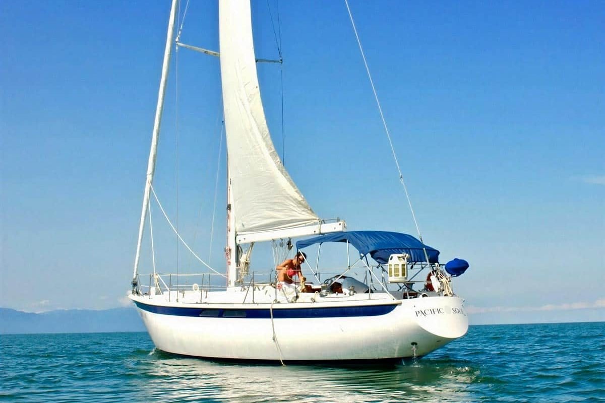 Puerto Vallarta Sailboat 39 feet Rental