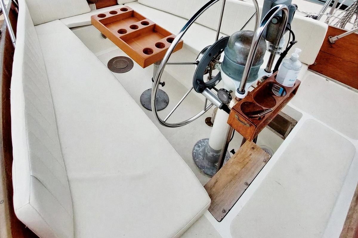 Puerto Vallarta Sailboat Rental Columbia 38