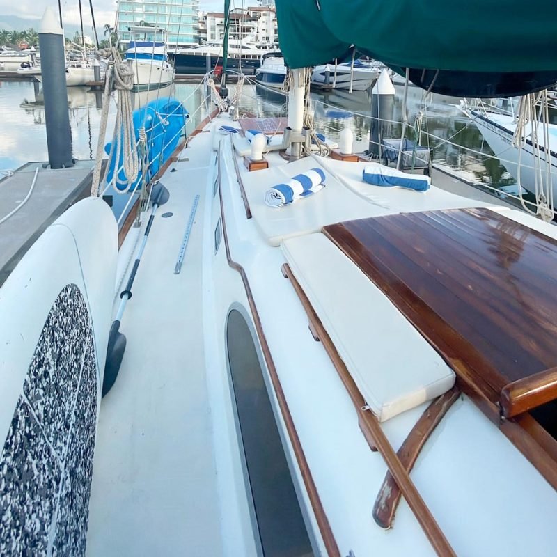 Puerto Vallarta Sailboat Rental Columbia 38