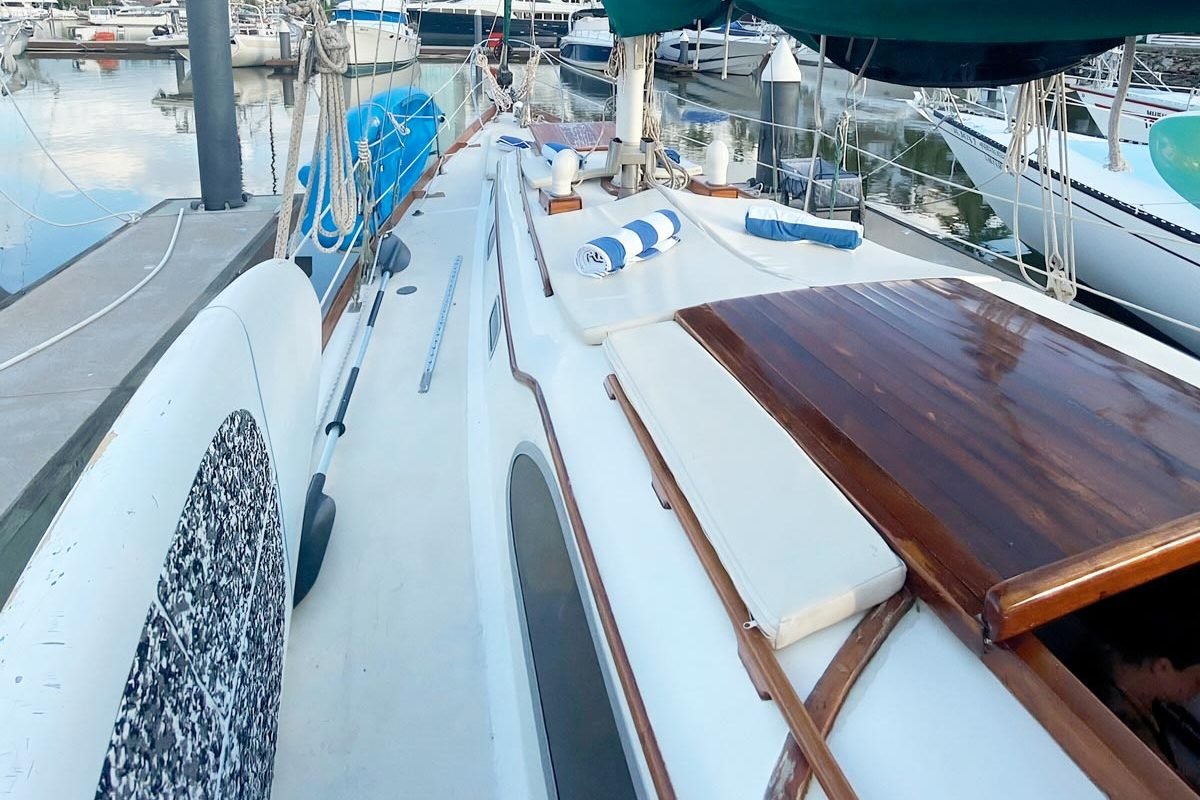 Puerto Vallarta Sailboat Rental Columbia 38