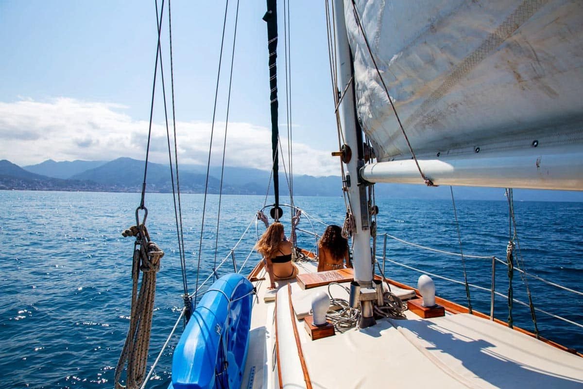 Puerto Vallarta Sailboat Rental Columbia 38