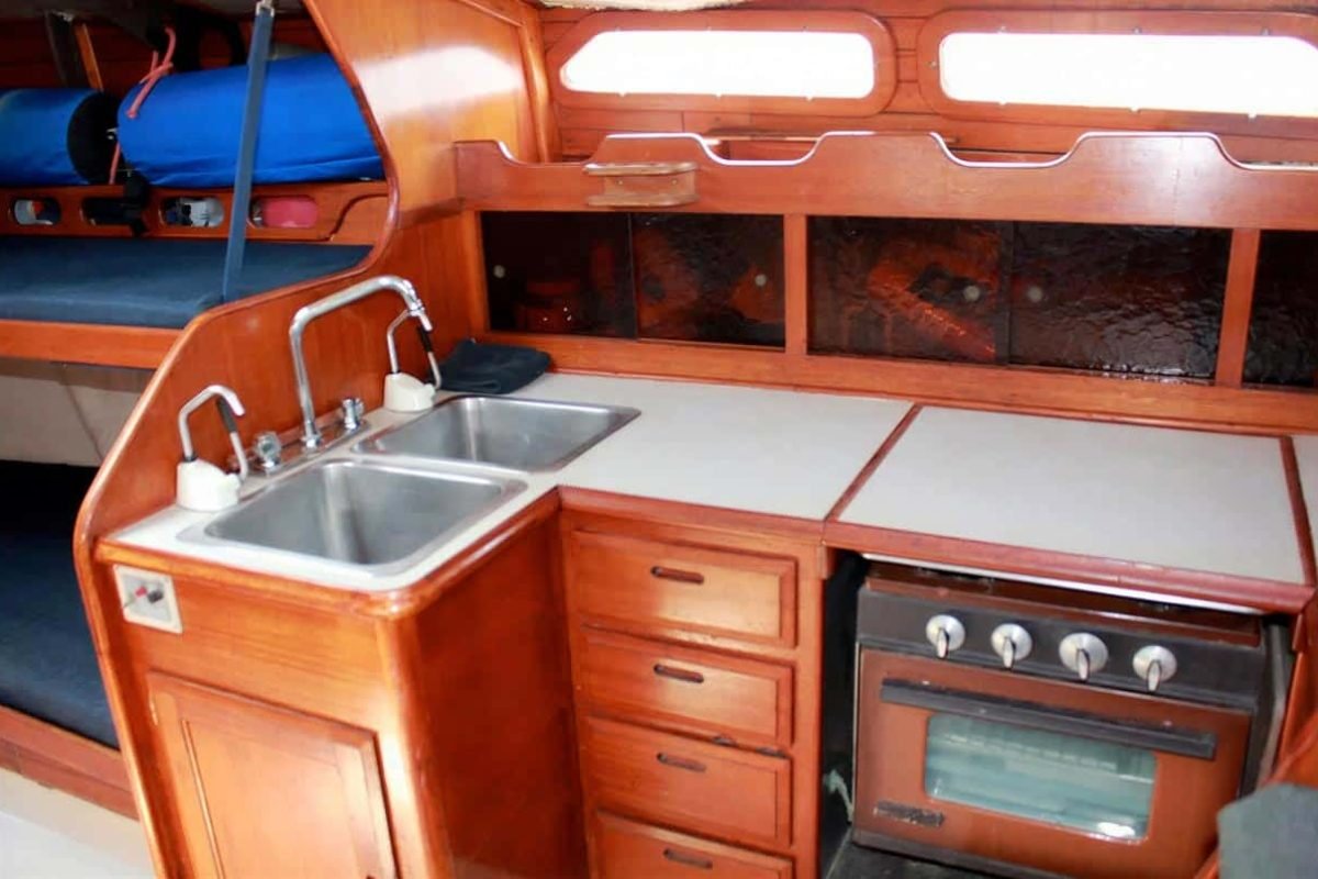 Velero en Puerto Vallarta 39 Pies