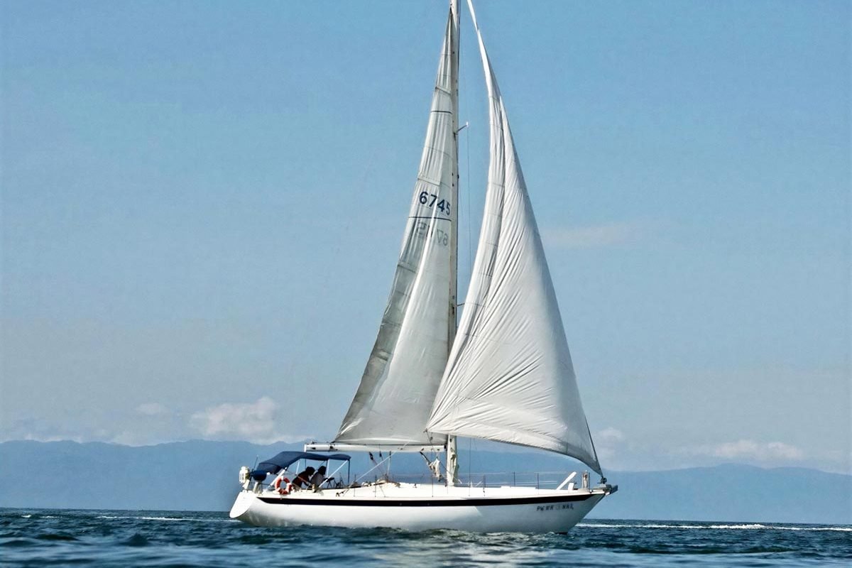 Velero en Puerto Vallarta 39 Pies