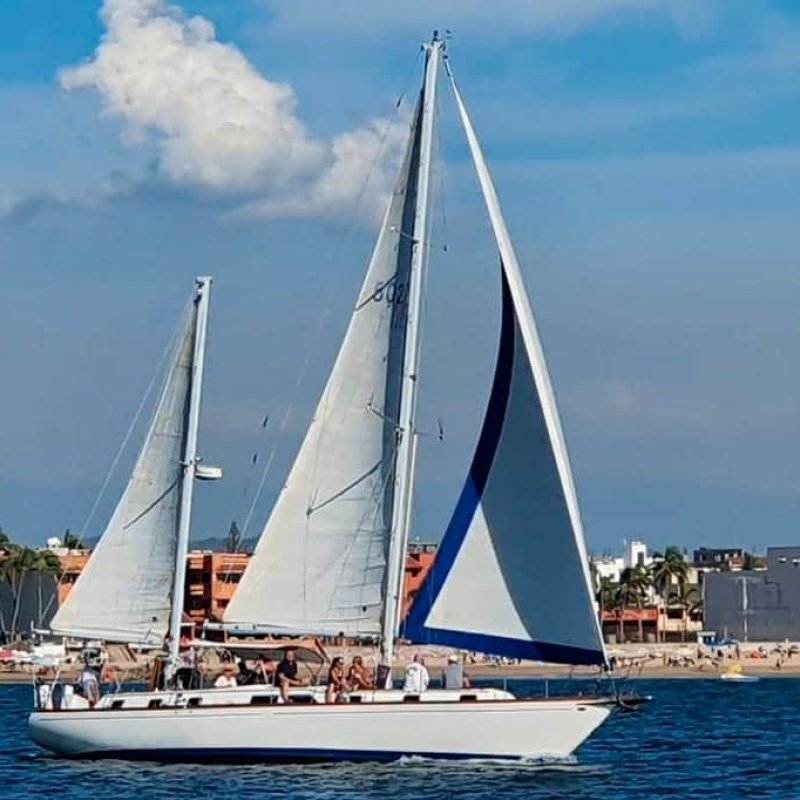 Velero en Puerto Vallarta - Alebrije 50
