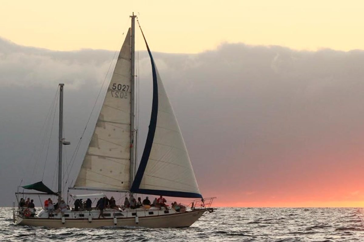 Velero en Puerto Vallarta - Alebrije 50