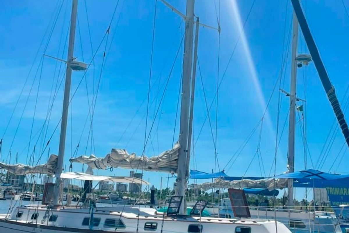 Sailboat rental puerto vallarta - Alebrije 50