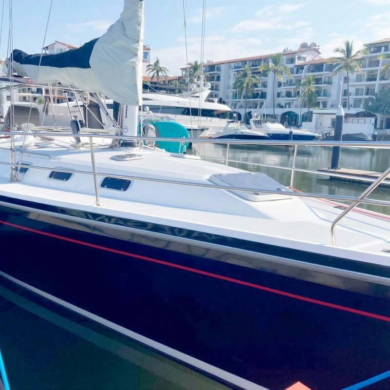 Veleros en Puerto Vallarta Catalina 42