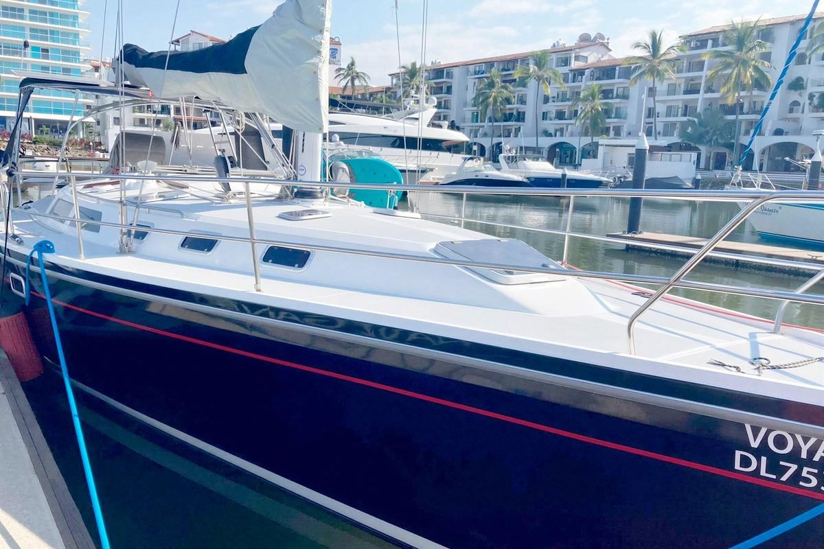 Veleros en Puerto Vallarta Catalina 42