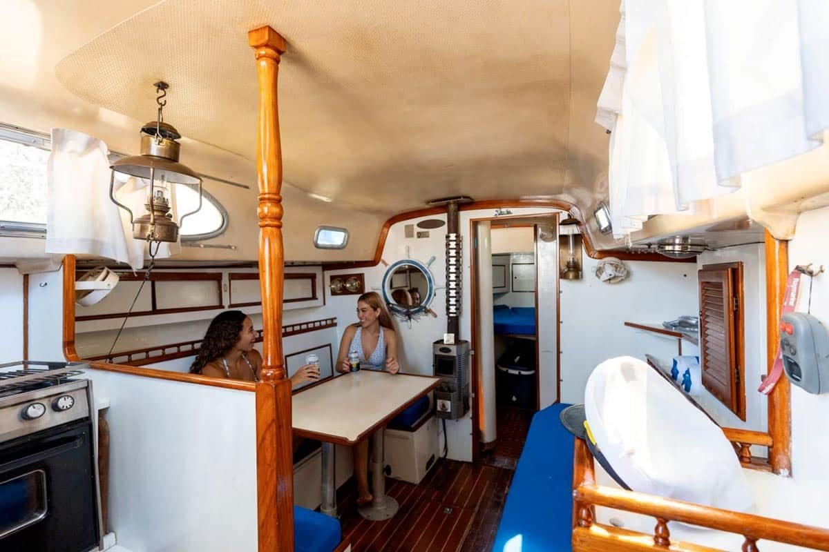 Veleros en Puerto Vallarta Columbia 38