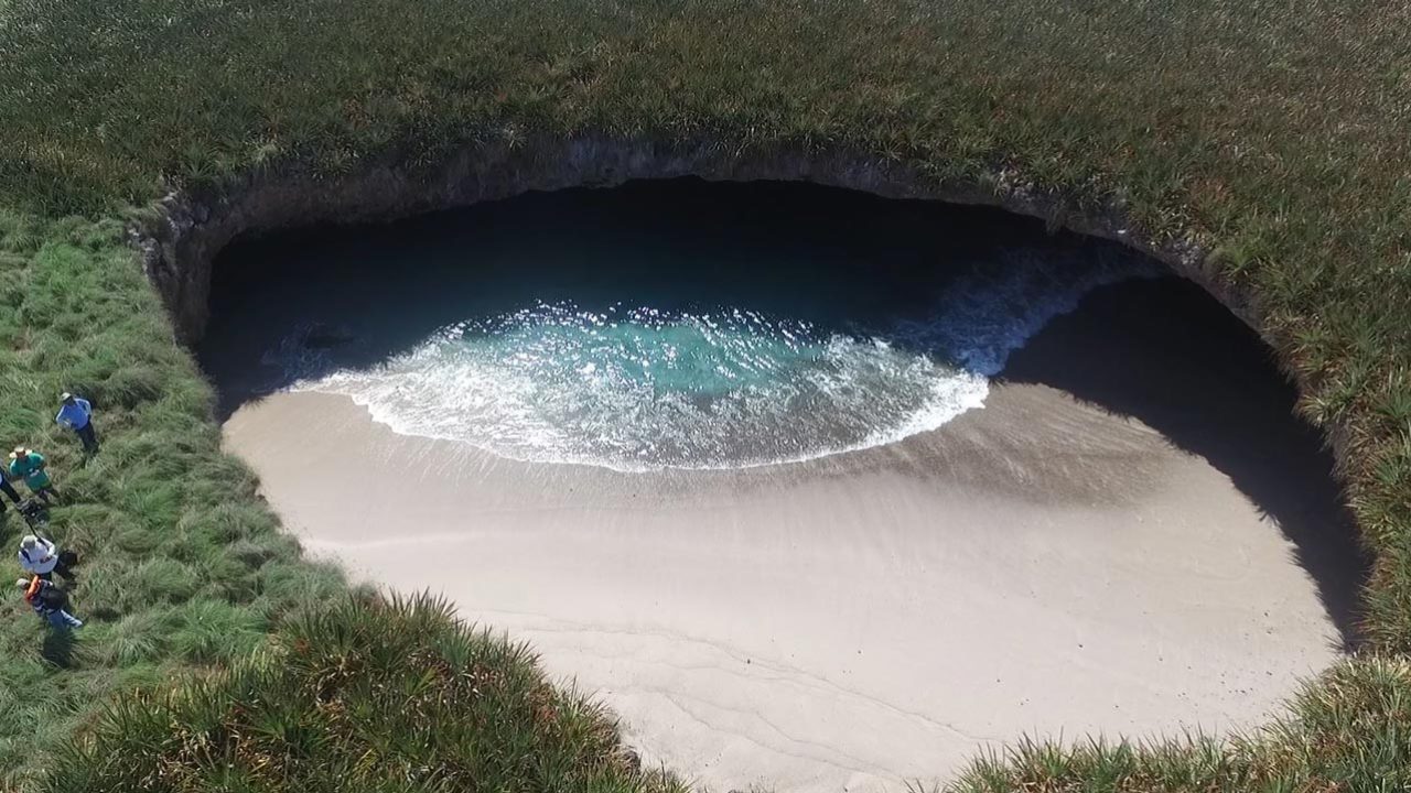 isla-marietas-playa-escondida.jpg