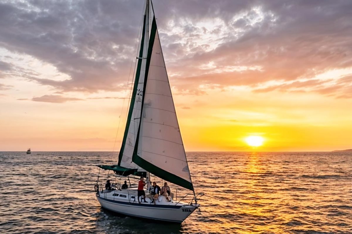 Velero en Puerto Vallarta - Viva 36