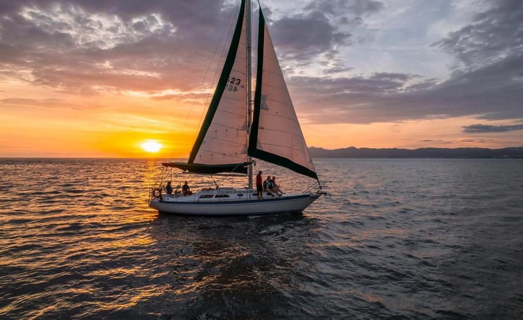 Sailboat rental puerto vallarta - Viva 36